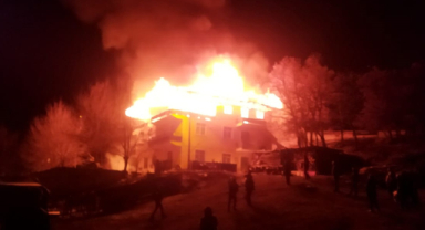 Çatı katında yangın paniği