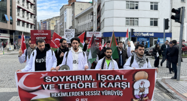 Doktor adayları Gazze için yürüdü