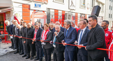 Efsane kaptanın ismi sokağa verildi