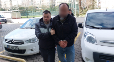 Eşini rahatsız eden şahsı yüzünden bıçakladı!