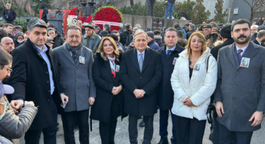 Gezmiş: 'Demokrasi Şehitlerinin Mirası Işığımız Olsun'