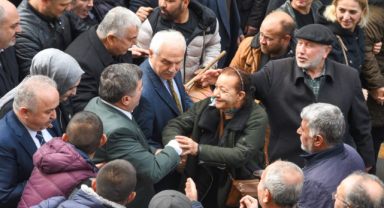 Giresun Başkanını Bağrına Bastı