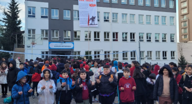 Giresun'da minik eller semaya Mehmetçik için kalktı