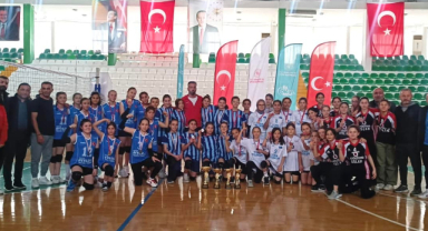 Küçüklerde Voleybol Rüzgarı
