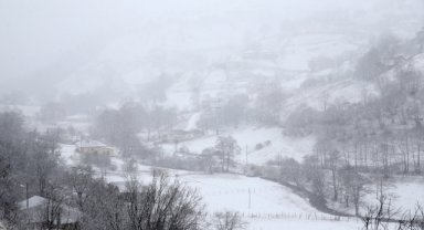 Kümbet Yaylası'nda kar etkili oldu