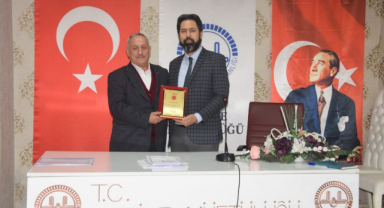 O müezzin artık din gönüllüsü