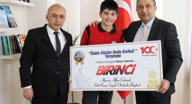 Ödül törenine katılamayan öğrencilere ödülleri Bayburt'ta verildi