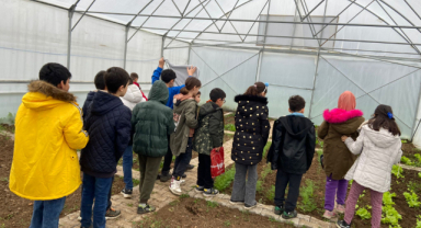 Öğrenciler doğada yaşayarak öğreniyor