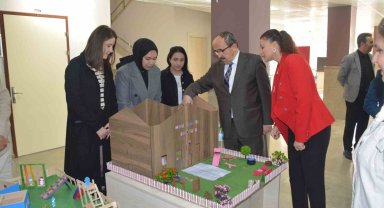 Öğrenciler kendi hayallerinde anaokulunu sergiledi