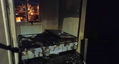 Prizde takılı gece lambası yangına neden oldu