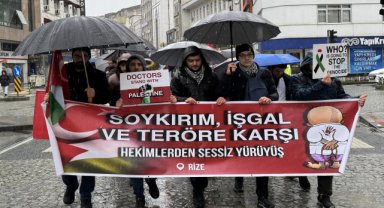 Sağlık çalışanlarından Filistin için "sessiz yürüyüş"