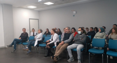 Sağlık profesyonellerine farkındalık eğitimi