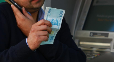 Sigorta ücreti bahanesiyle 180 bin lira dolandırdılar!