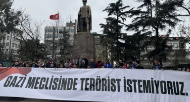 Trabzonsporlu taraftarlar teröre tepki yürüyüşü düzenledi