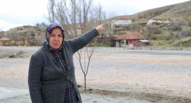 Üç harfli̇ler söylenti̇si̇ yüzünden köylerini terk ettiler
