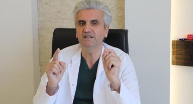 Ünlü estetikçiden 'küçük göğüs' uyarısı