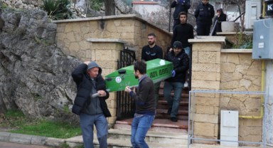 Zihinsel engelli yaşlı kadın evinde ölü bulundu