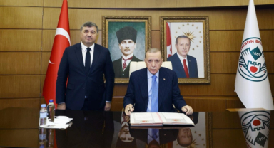 Cumhurbaşkanı Erdoğan, Şenlikoğlu'nu kutladı