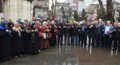 Espiyeli umreciler dualarla yolcu edildi