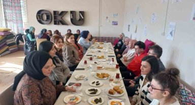 Karalahana sarmasını öğrendiler