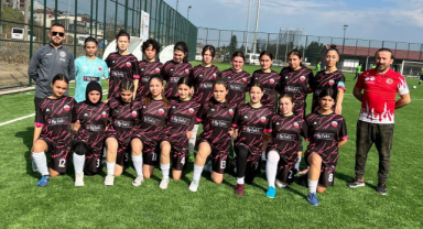 Spor Lisesi kızları finale kaldı