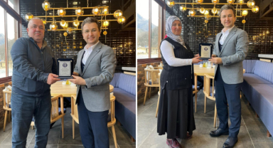Başkan Özden'den Meclis üyelerine teşekkür plaketi
