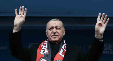 Cumhurbaşkanı Erdoğan: "Şu anda terör örgütlerinin kaçacak delik aradıklarını görüyoruz"