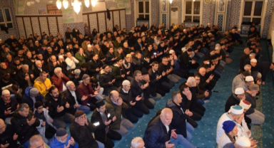 Enderun usulü teravih namazına yoğun ilgi!