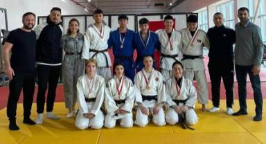Genç judocular kıyasıya yarıştı
