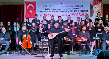 Giresun’da bir ilk! Aşık Veysel’in insansı robotundan muhteşem konser