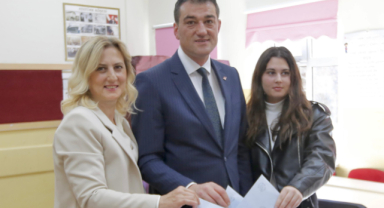 Köse, oyunu 19 Eylül İlkokulu'nda kullandı