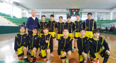 Küçükler şampiyonluk için parkeye adım attı