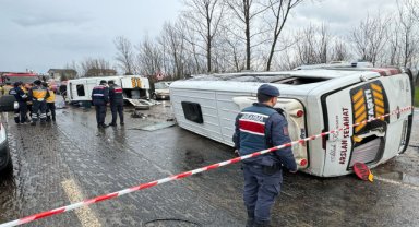 O ilde işçi servisleri çarpıştı, 1 kişi öldü, 29 kişi yaralandı