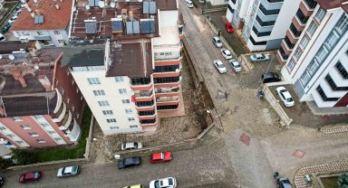 O ilde istinat duvarı devrildi: Faciadan dönüldü