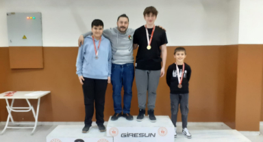 Türk’ün Özü Akif’in Sözü Satranç Turnuvası’nda Dereceye Girenler Belli Oldu