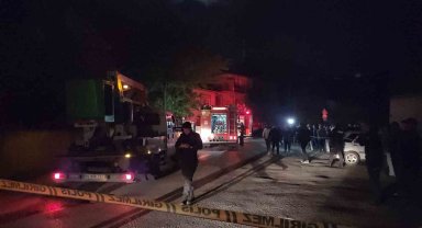 Alevler mahalleliyi sokağa döktü
