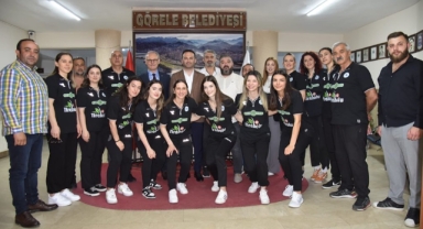 Başkan Dede Sultanları Ağırladı