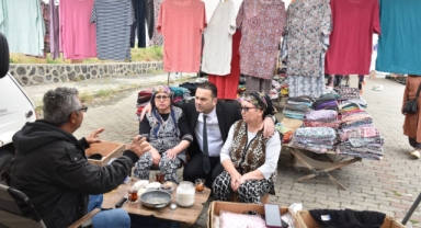 Başkanı Dede, pazar esnafını ziyaret etti