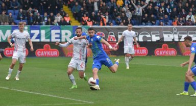 Çaykur Rizespor: 1 - Antalyaspor: 0 İlk Yarı Sonucu