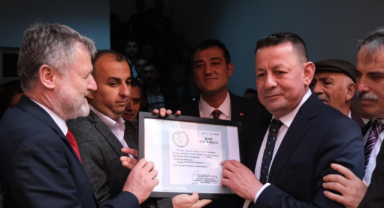 Espiye Belediye Başkanı Karadere, mazbatasını aldı