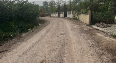 Espiye'de yol betonlama çalışmaları sürüyor