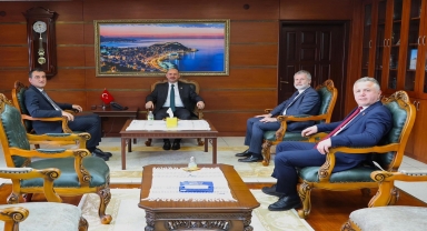 Giresun Belediye Başkanı Köse, Vali Serdengeçti'yi ziyaret etti
