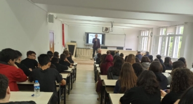 Giresunlu öğrenciler akıllı ilaç kullanımı konusunda bilgilendirildi