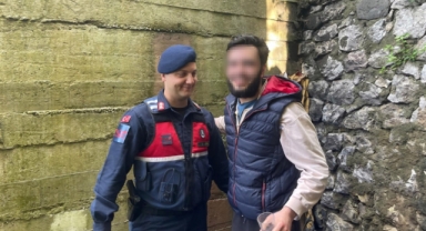 Ormanda gezerken kaybolan genci jandarma ekipleri buldu