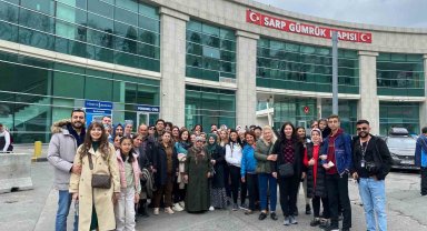Sarp Sınır Kapısı'nda bayram ilk iki gününde 44 bin yolcu giriş- çıkış yaptı