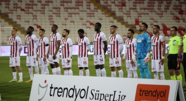 Sivasspor, Fenerbahçe karşısında ligdeki 12. beraberliğini aldı