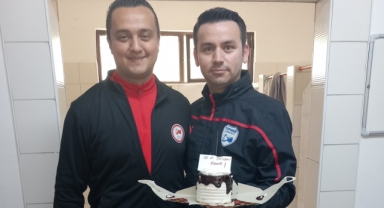 Taner Sarı’ya meslektaşlarından sürpriz doğum günü kutlaması