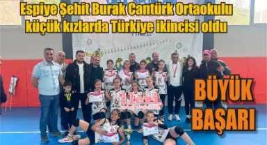Voleybolda Türkiye ikinciliği geldi