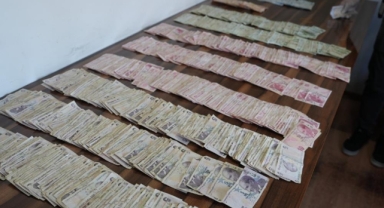 Bankamatik Gibi Dilenci! Üzerinden Binlerce Lira Para Çıktı