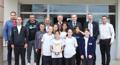 Başarılı voleybolculara ziyaret